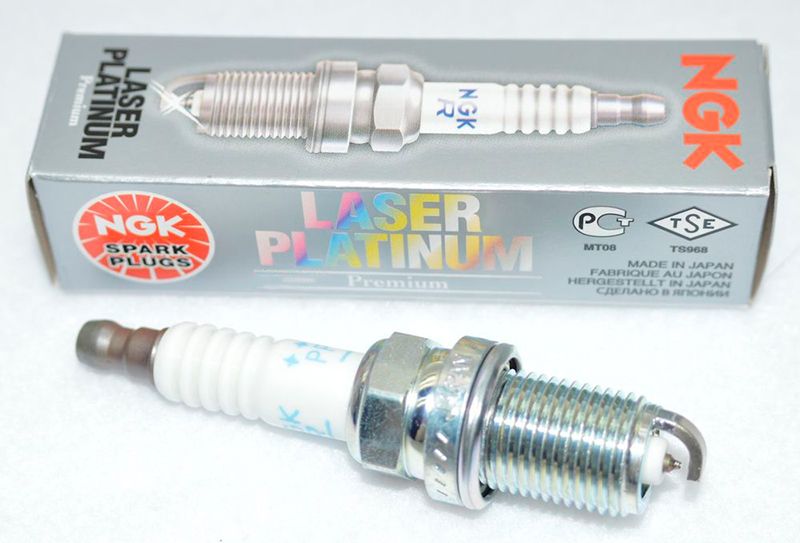 NGK-6458-PFR6Q-платиновая-свеча-3.jpg